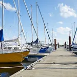 Bades Huk Marina Üdülőközpont *