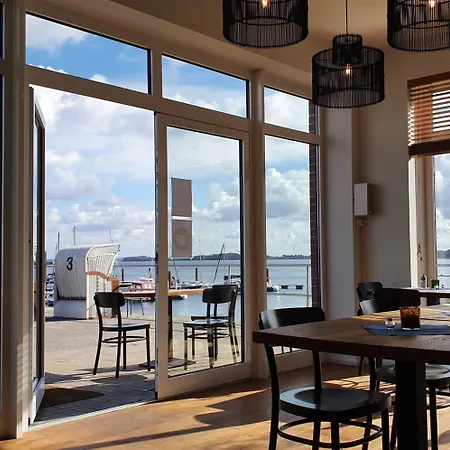 Bades Huk Marina * Hohen Wieschendorf